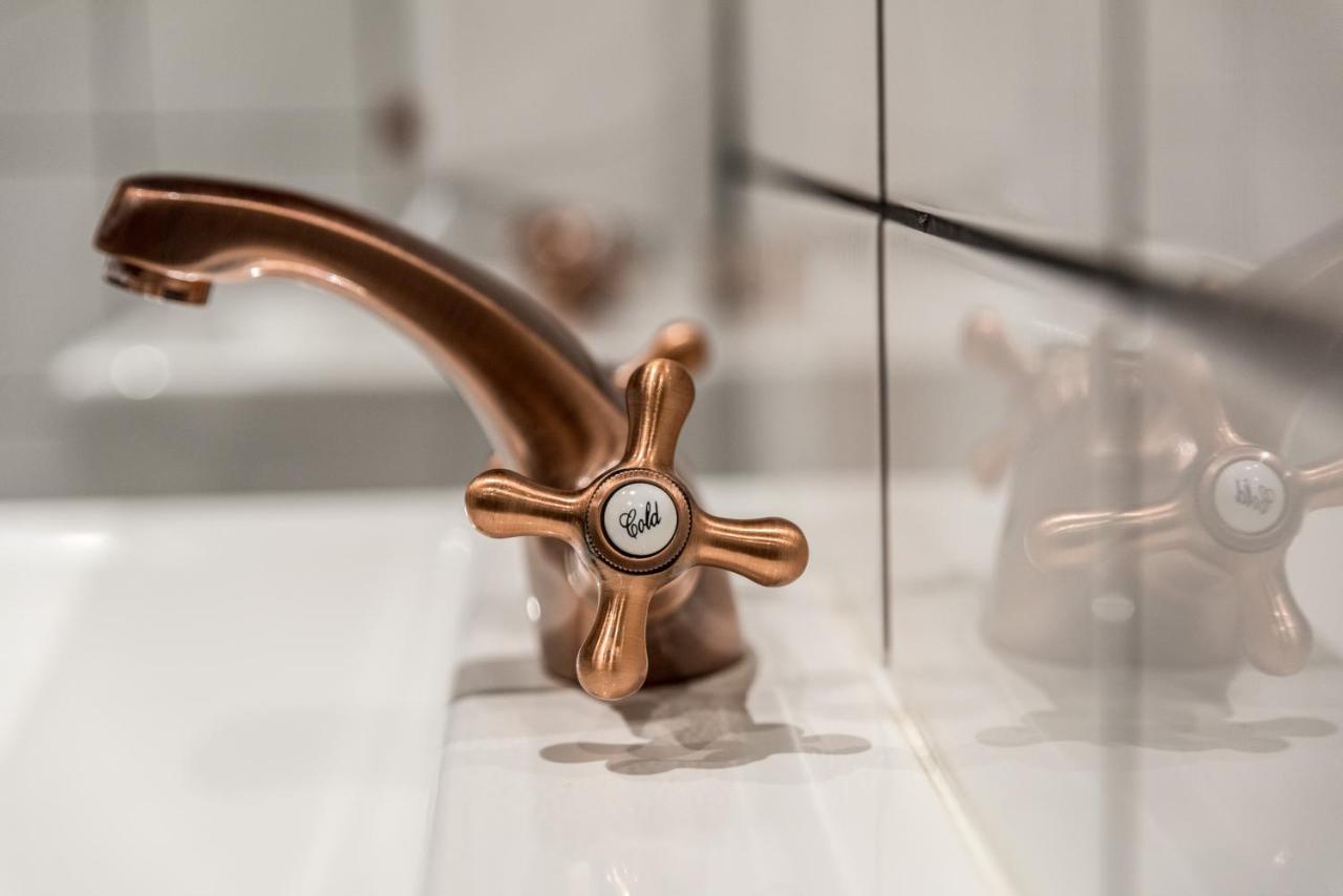 Double Room with Mountain View and Shared Bathroom,761691580:JPEG